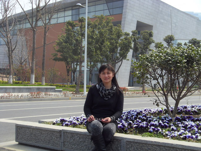 2002级研究生 徐颖